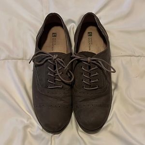 White Mountain Grey Oxford shoes.